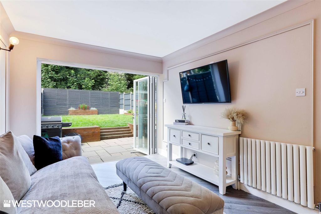 Property photo 3 of 28 Internal_18.Jpg