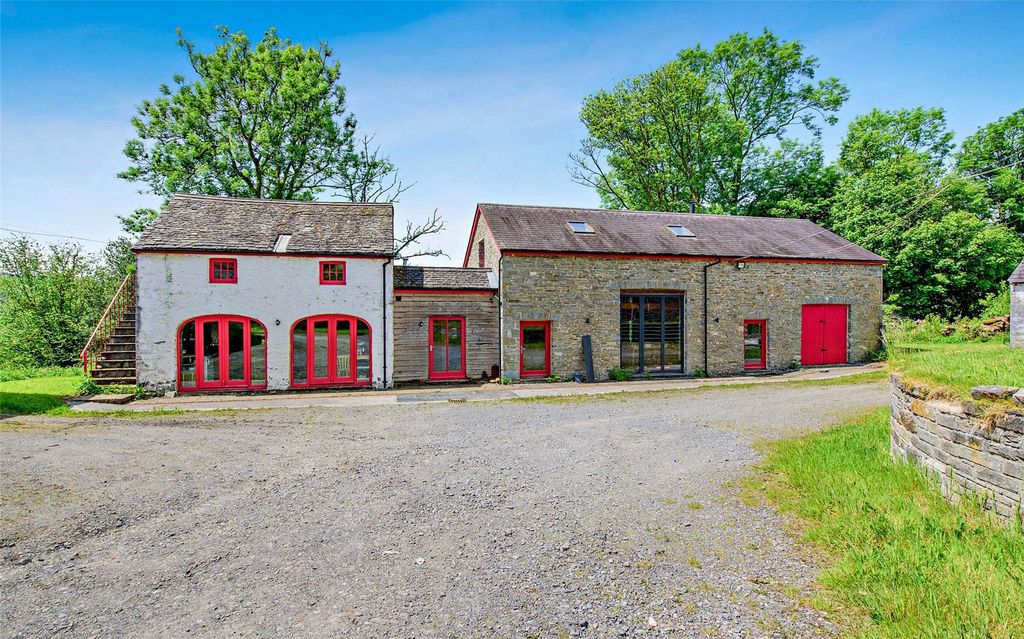 Property photo 3 of 64 Barn And Coach House