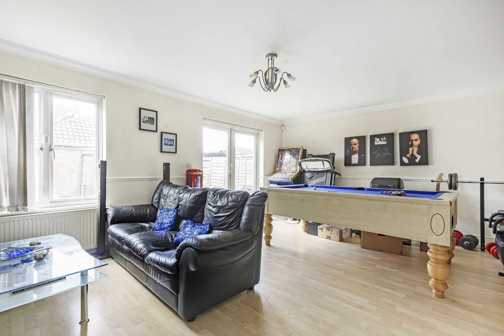Property photo 3 of 7
