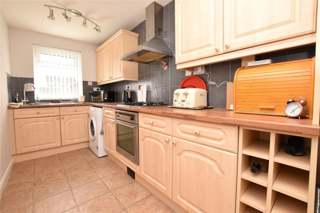 Property photo 3 of 12 Picture No. 23