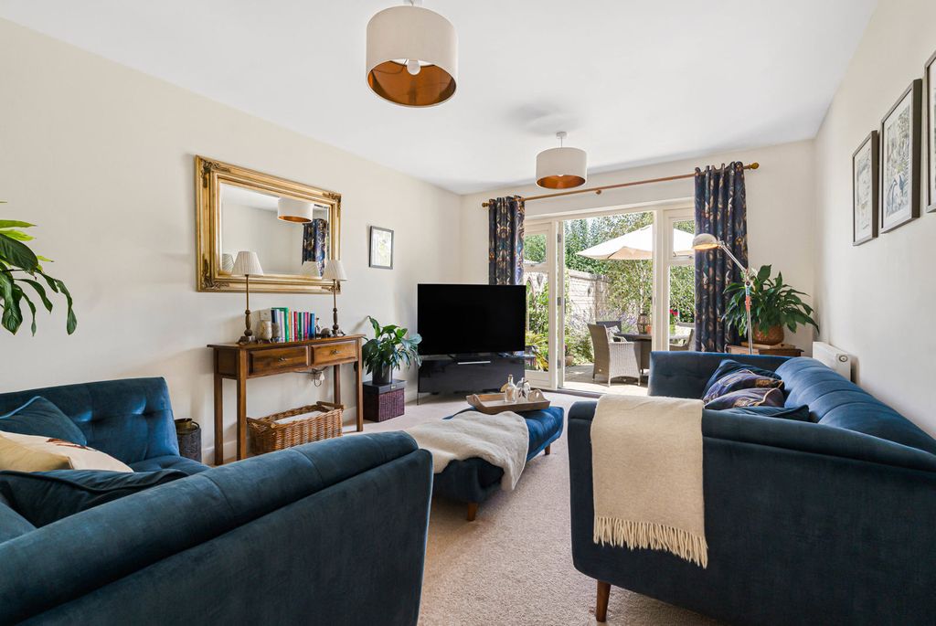 Property photo 3 of 31 Sitting Room