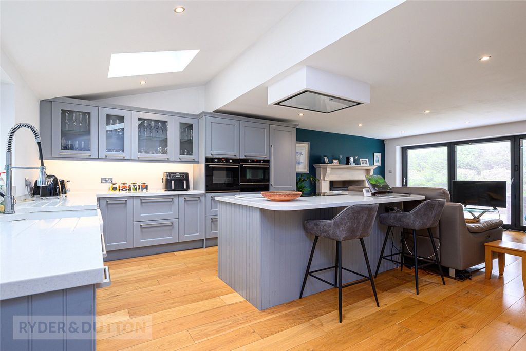 Property photo 3 of 33 Picture No. 54
