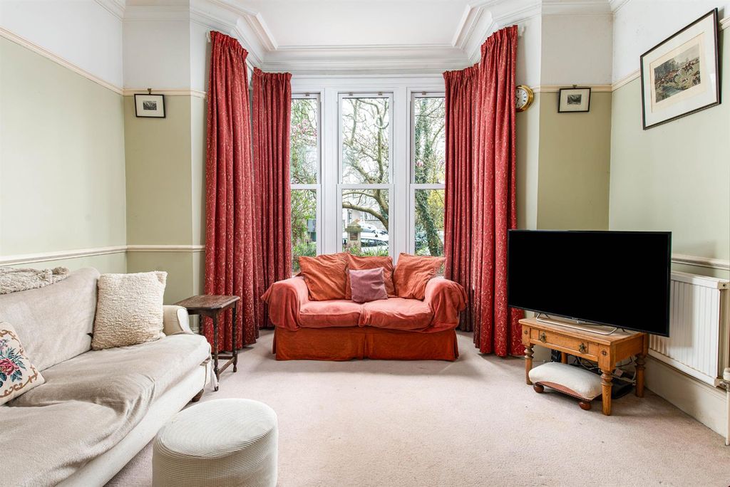 Property photo 3 of 28 Sitting_2.Jpg