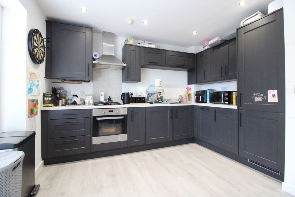 Property photo 3 of 15 C.Ki