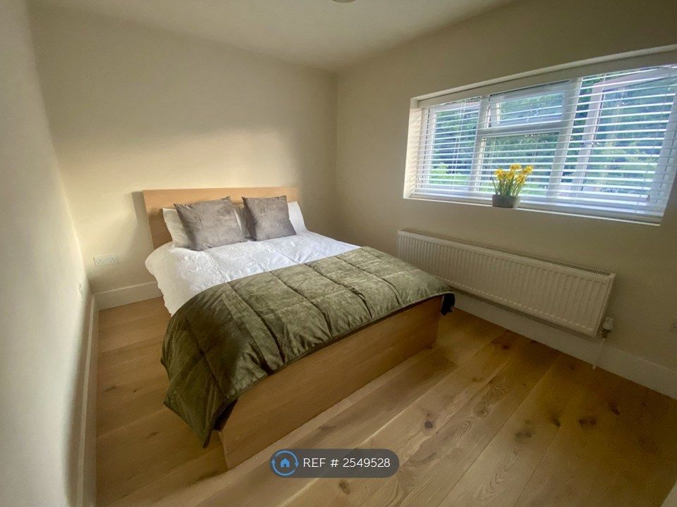 Property photo 2 of 35