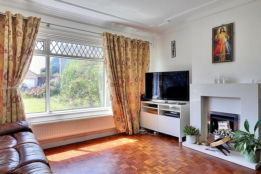 Property photo 3 of 18