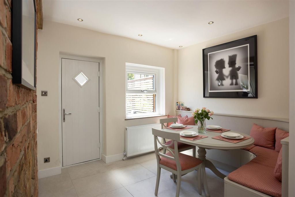 Property photo 3 of 18 00008.Jpg