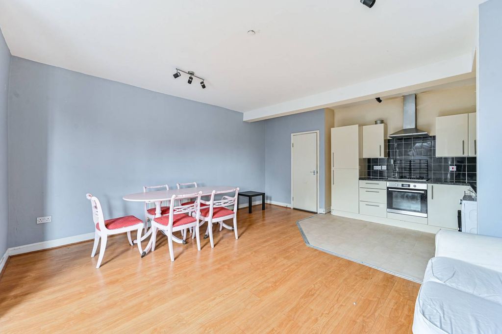 Property photo 3 of 19