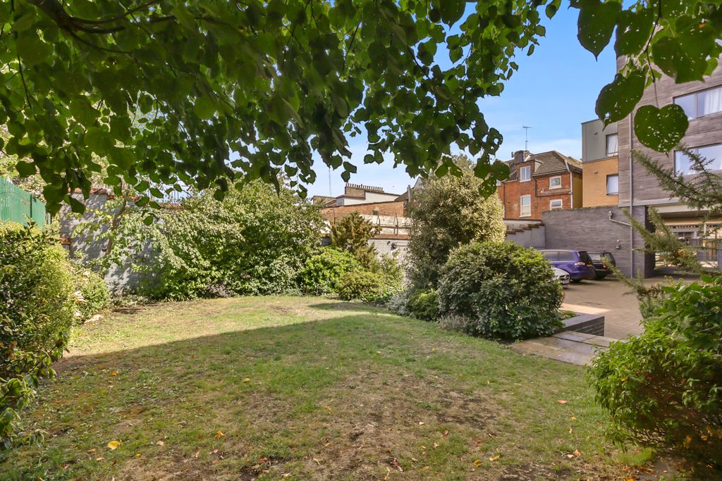 Property photo 3 of 12