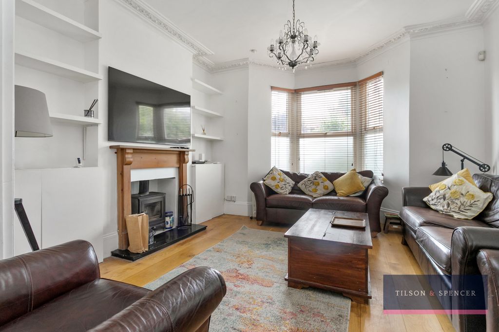 Property photo 3 of 35 0605202620_Tils_25 Eldon Road _N22 5DX_009_Wm