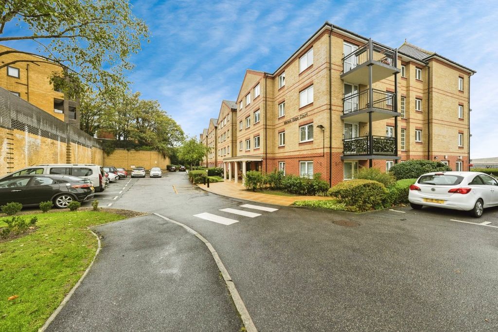 Property photo 1 of 19