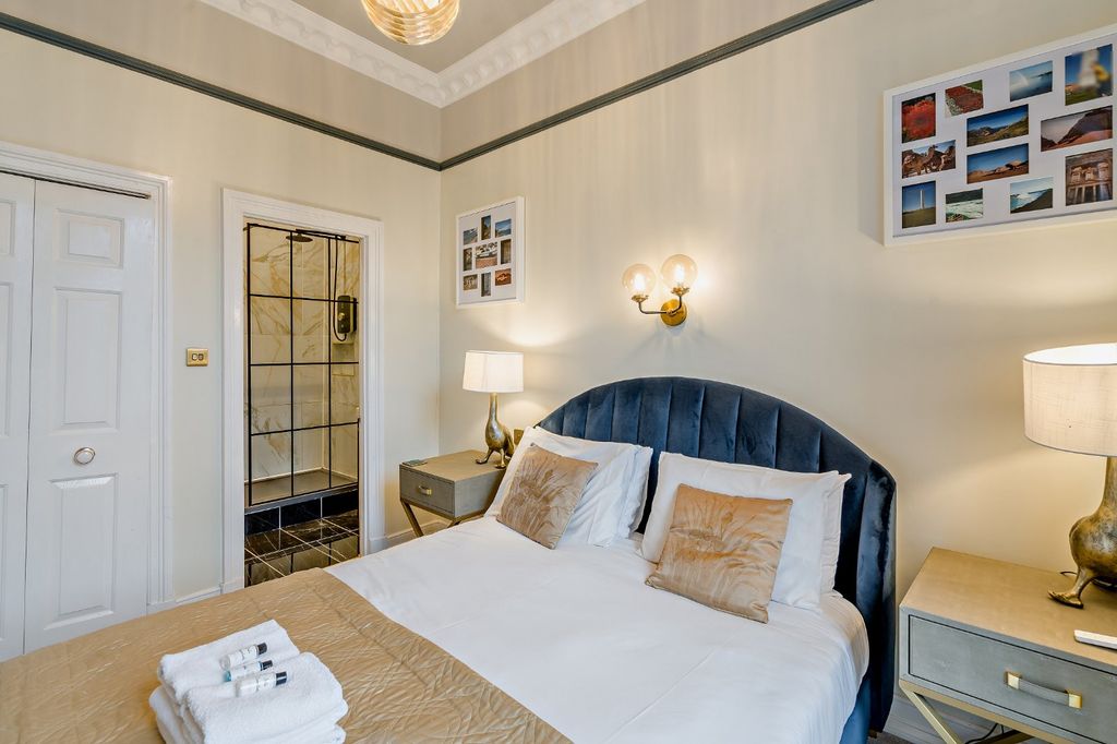 Property photo 3 of 19 With En Suite