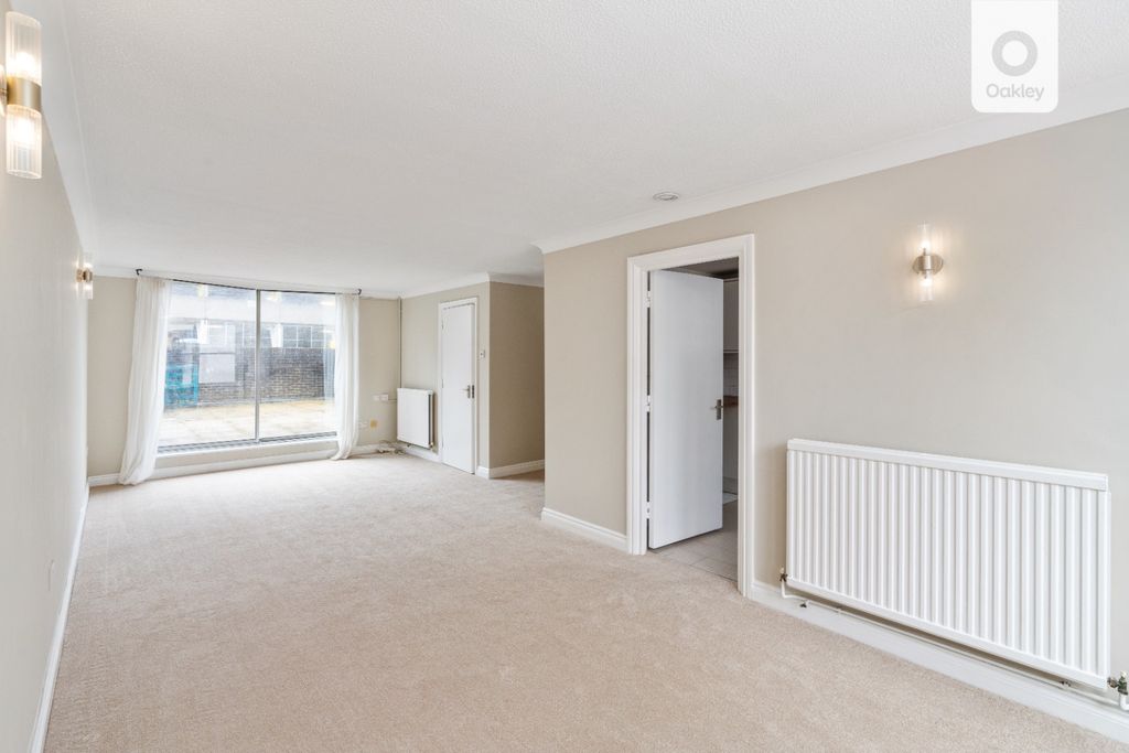 Property photo 2 of 13 3065824