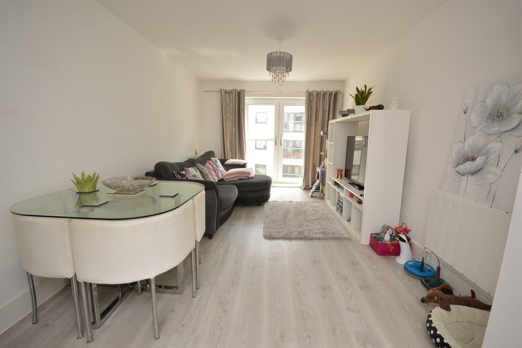 Property photo 2 of 6 Living Room