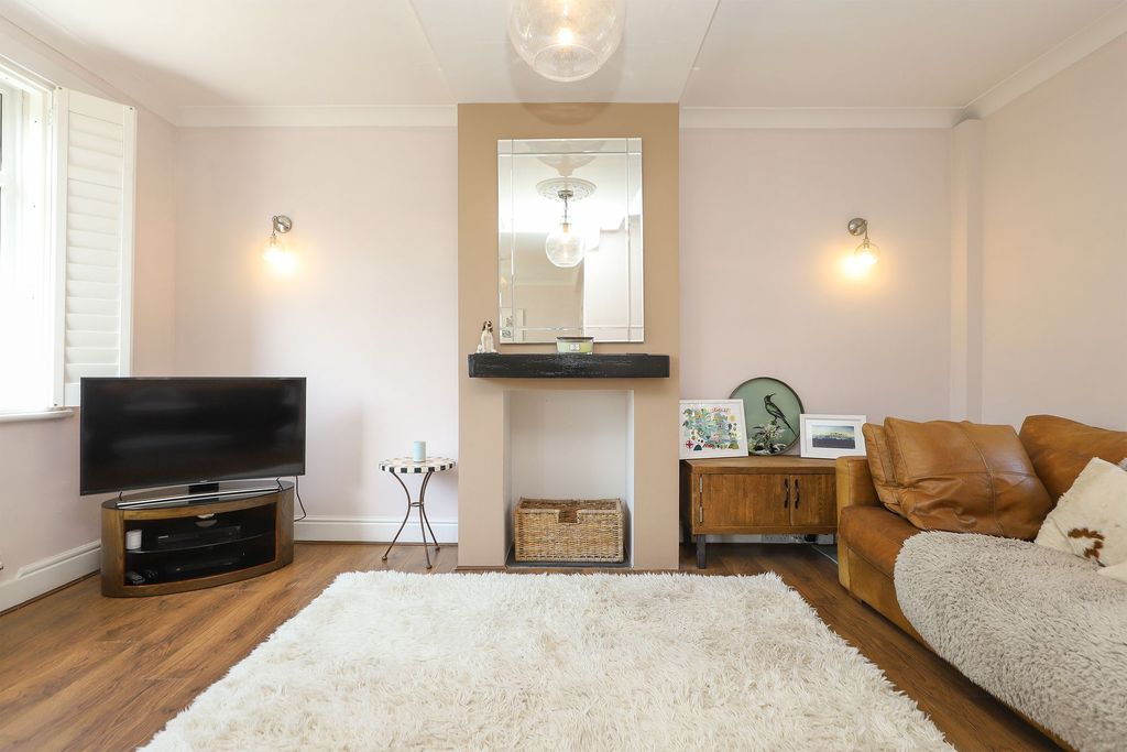 Property photo 2 of 22