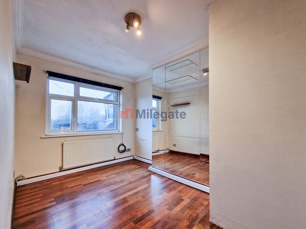 Property photo 3 of 8 Photo 3