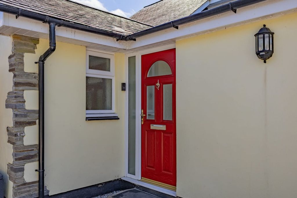 Property photo 2 of 45