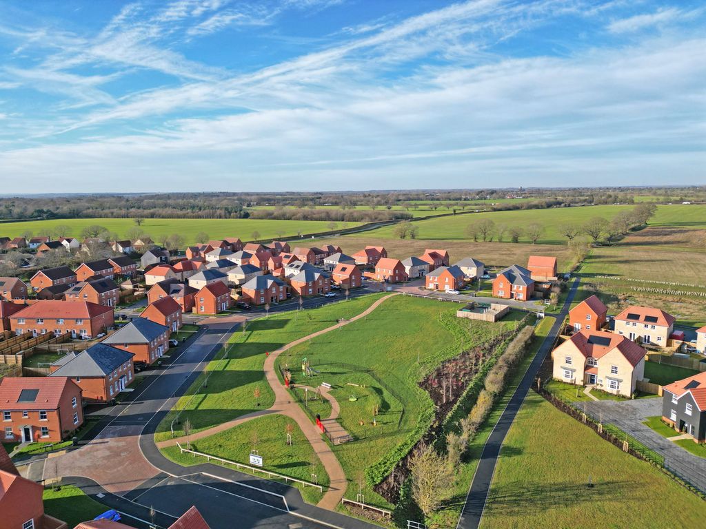 Property photo 2 of 27