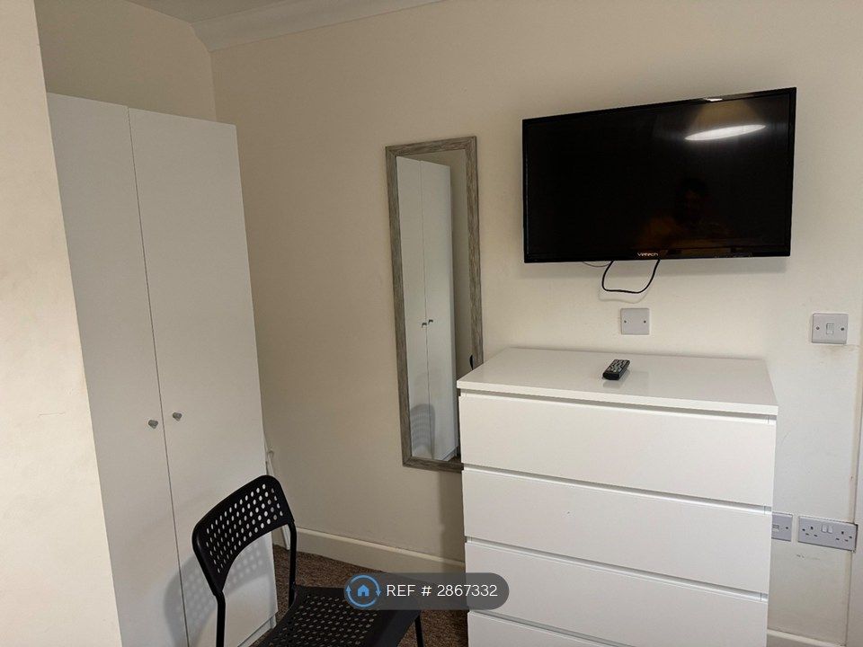 Property photo 1 of 2