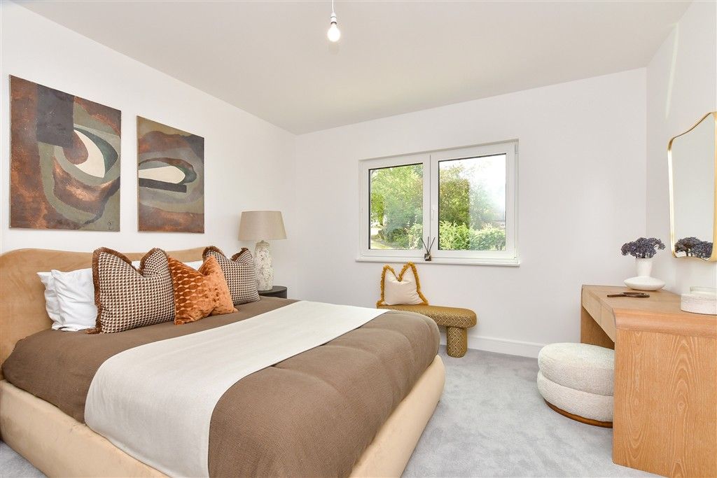Property photo 1 of 27 Bedroom 1