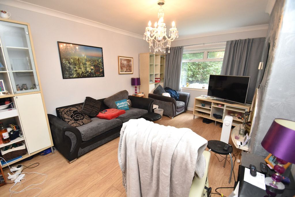 Property photo 3 of 12 5532303