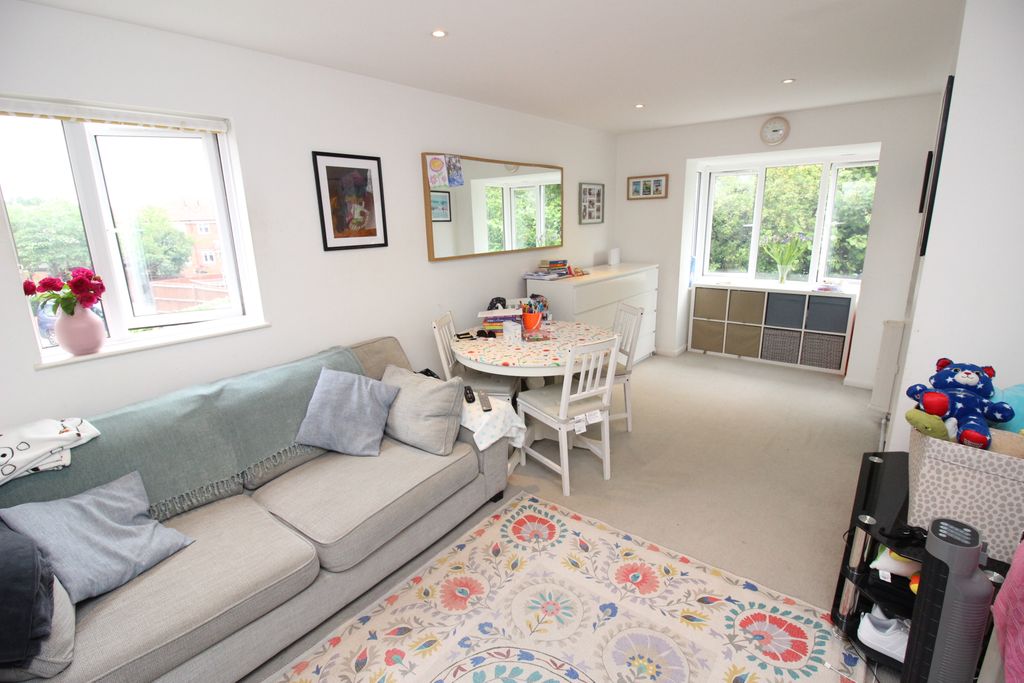 Property photo 2 of 7