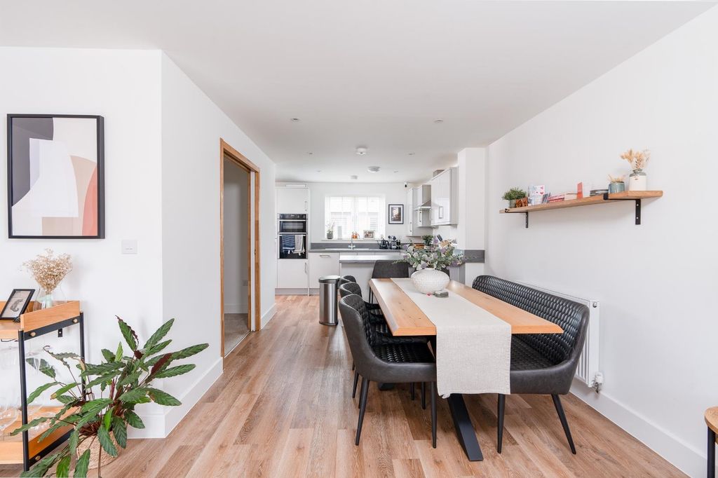 Property photo 3 of 27 Olh09094-Hdr-Edit.Jpg