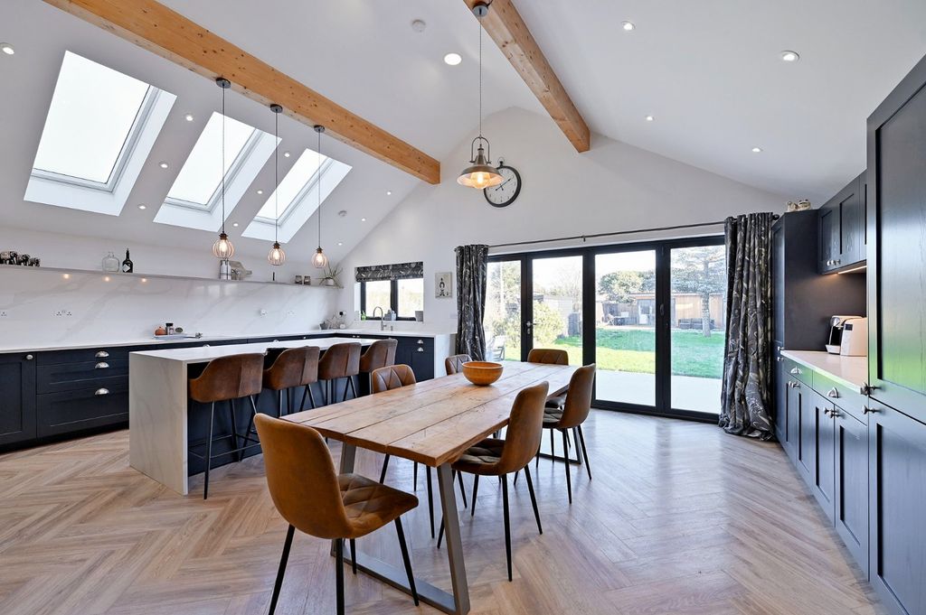 Property photo 1 of 14 Picture No. 04