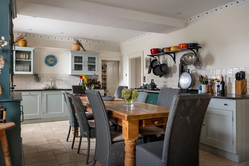 Property photo 3 of 49 21 - Rockstowes Hill - Gl11 5Af - Web.Jpg