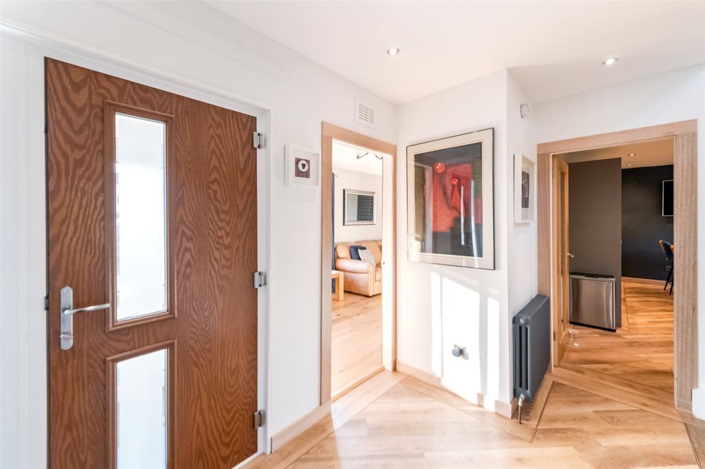 Property photo 3 of 45 Hall