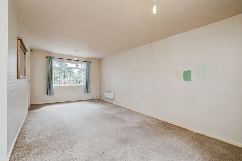 Property photo 3 of 17 Photo