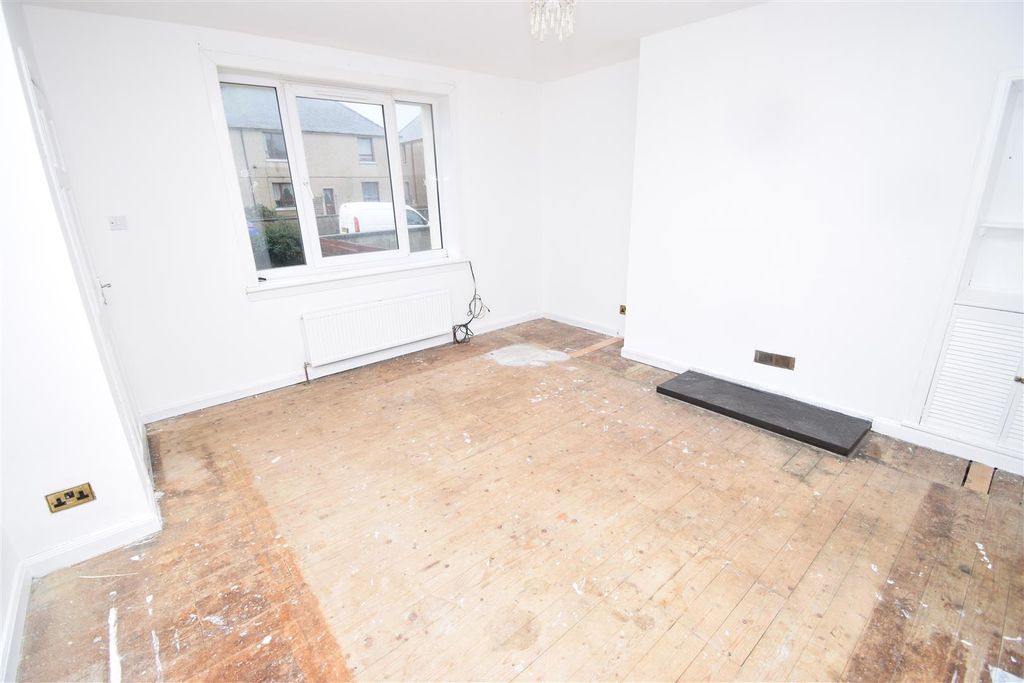 Property photo 2 of 15 Lounge