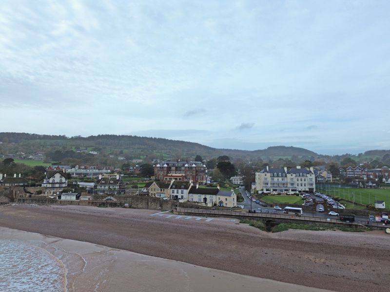 Property photo 1 of 16 Photo 5