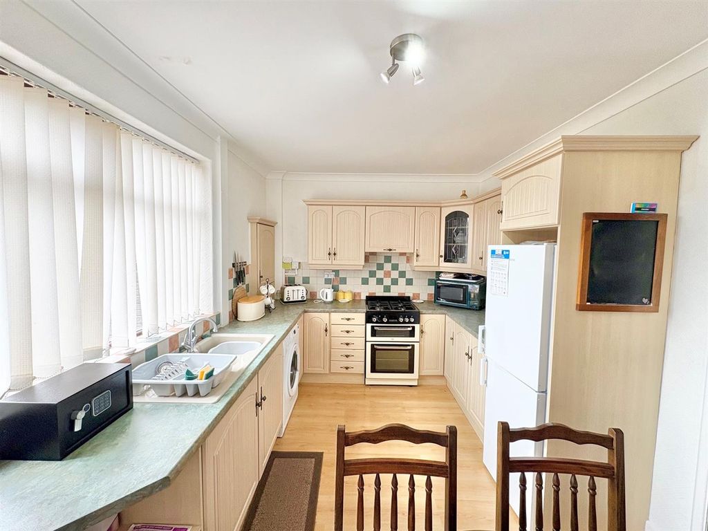 Property photo 3 of 11 Dining Kitchen.Jpg