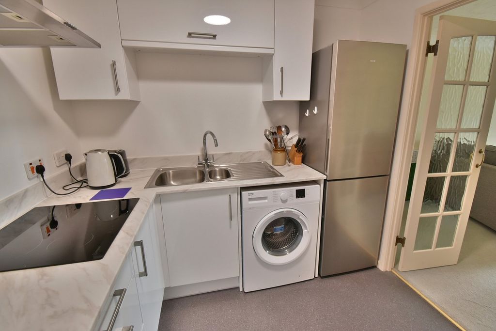 Property photo 3 of 13