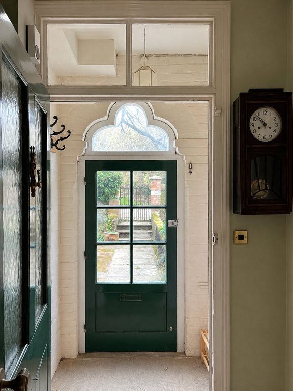 Property photo 3 of 12 Chadhurst Farmhouse