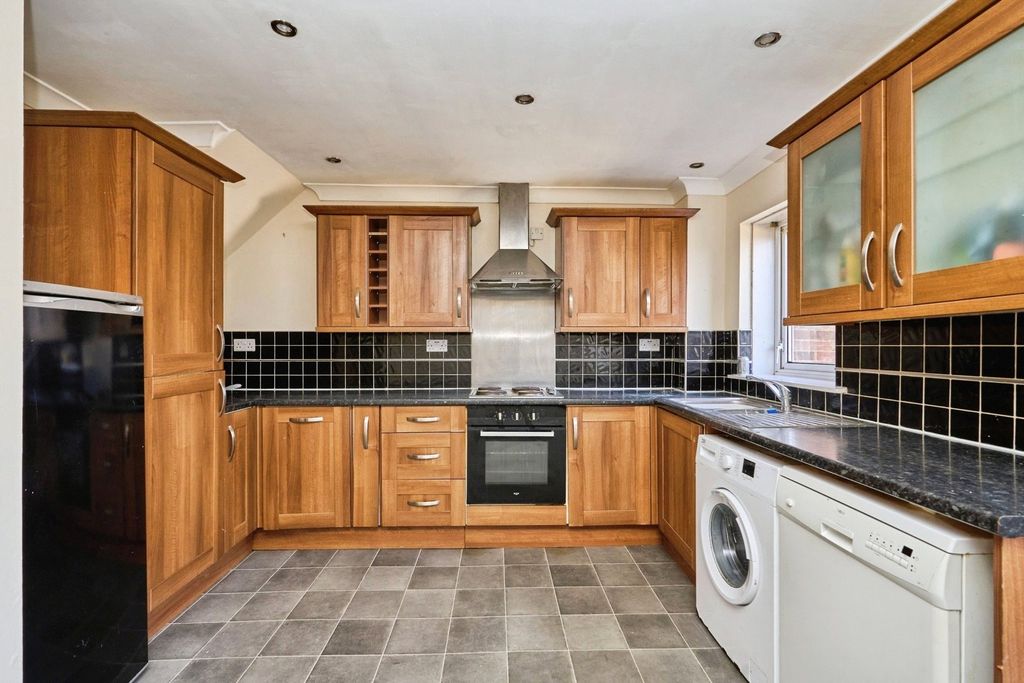 Property photo 2 of 19 Kitchen/Diner