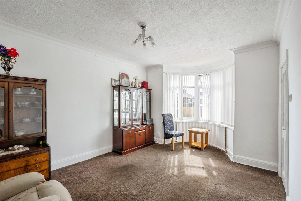 Property photo 3 of 18