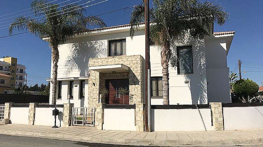 Property photo 1 of 13