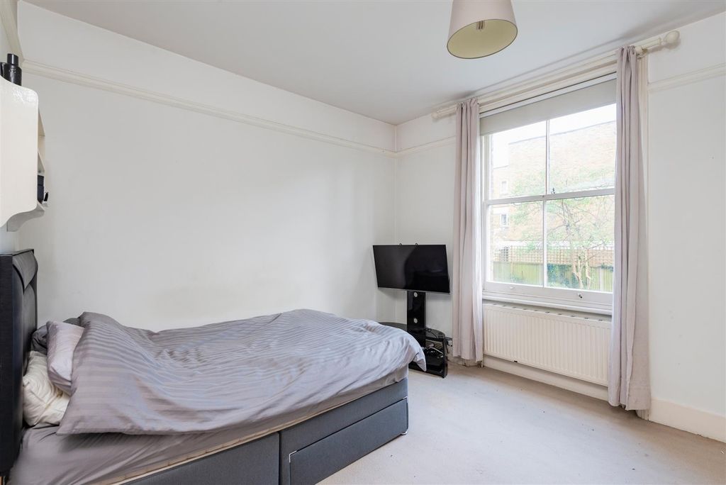 Property photo 3 of 8 Drive Mansions Ph4.Jpg