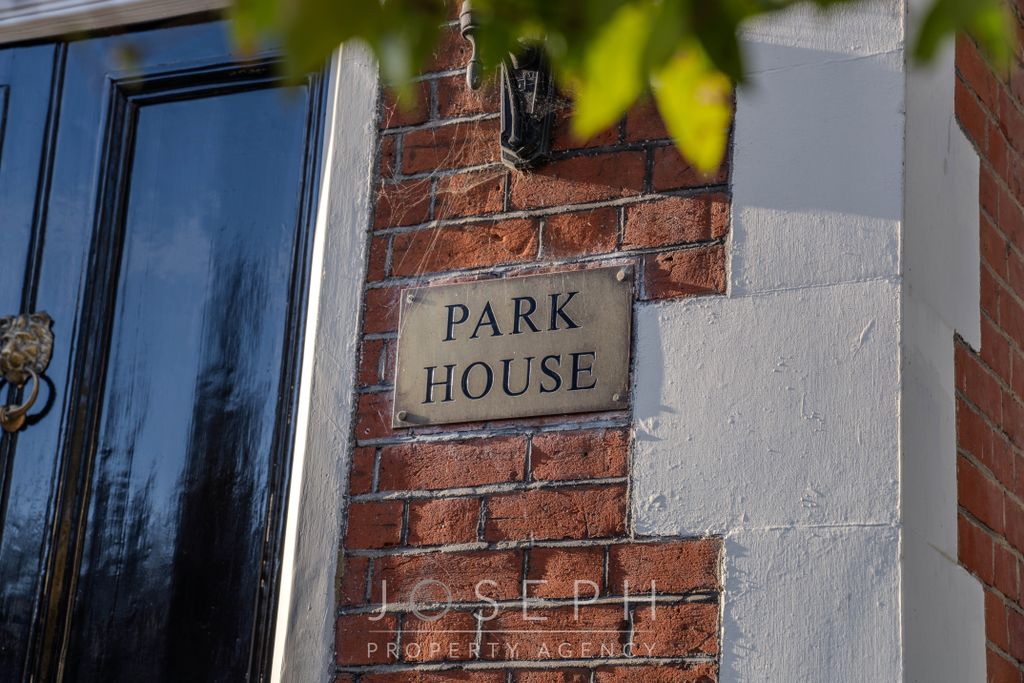 Property photo 3 of 40