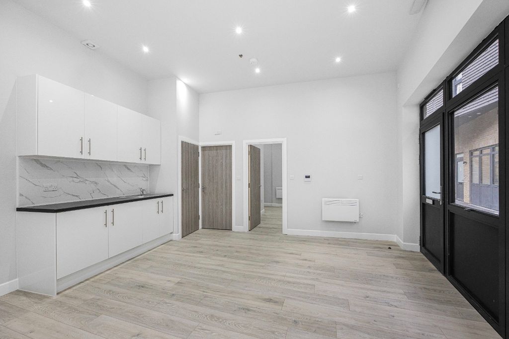 Property photo 1 of 13 4289830