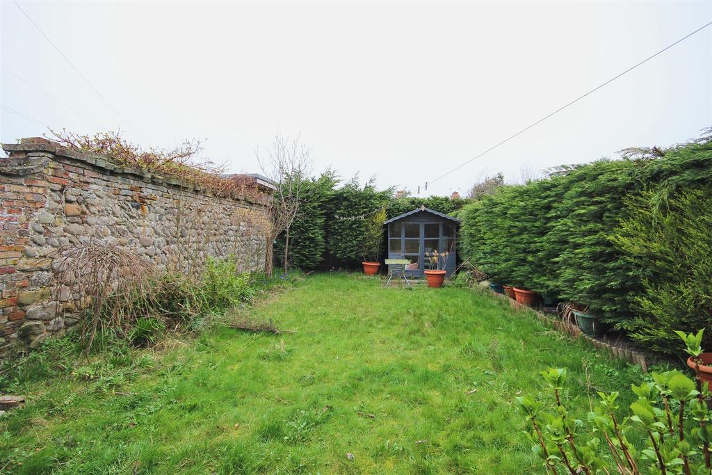 Property photo 2 of 16 Outside