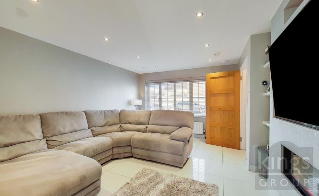 Property photo 2 of 20 Lounge