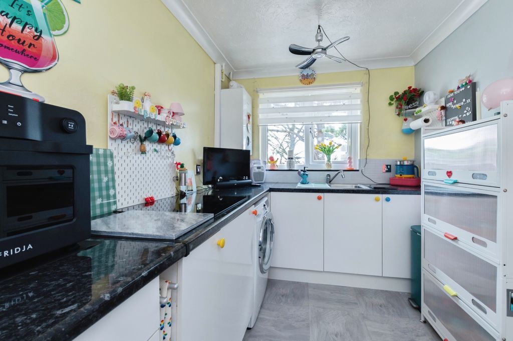 Property photo 3 of 17