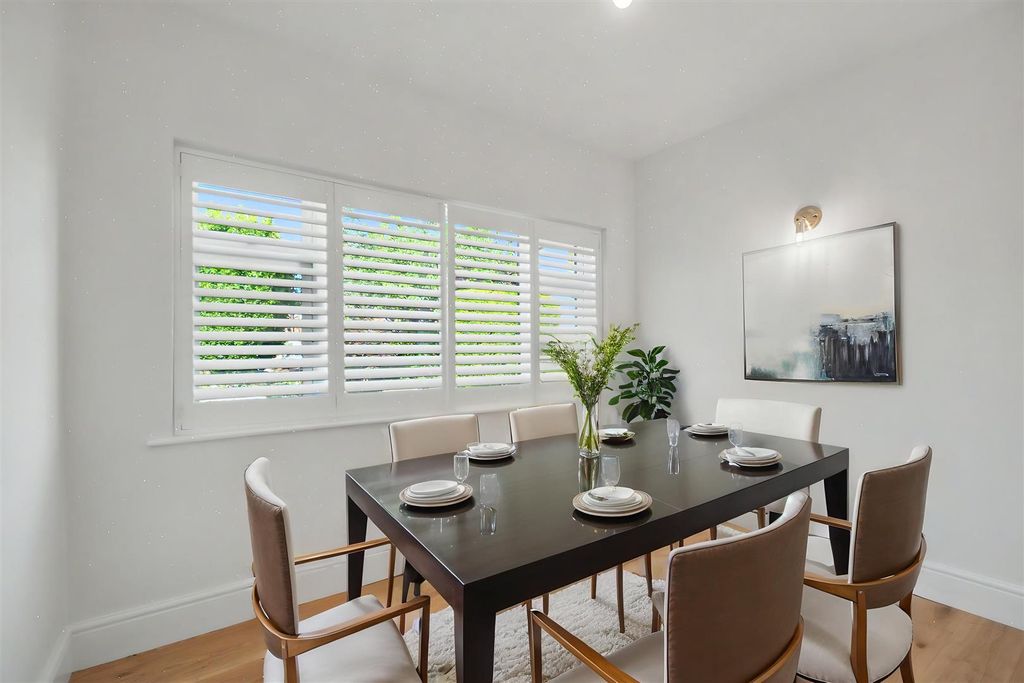 Property photo 3 of 29 Ai Dining Room.Jpeg