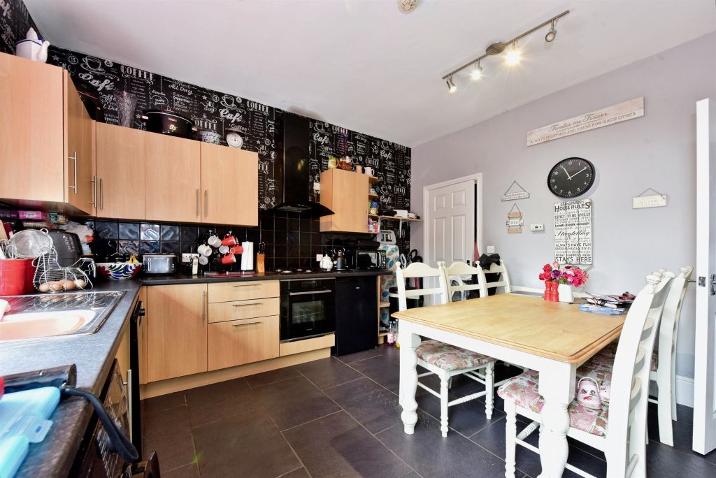 Property photo 3 of 14