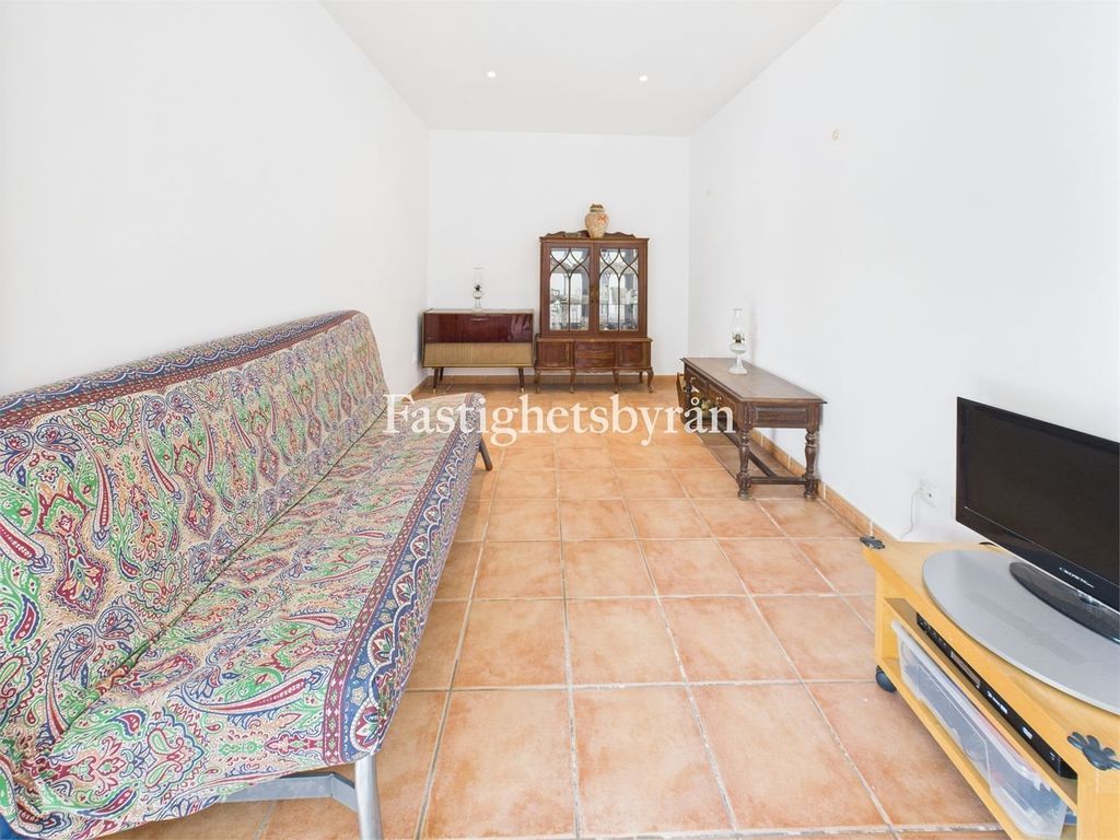 Property photo 2 of 36