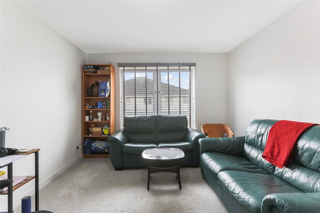 Property photo 2 of 10 Lounge