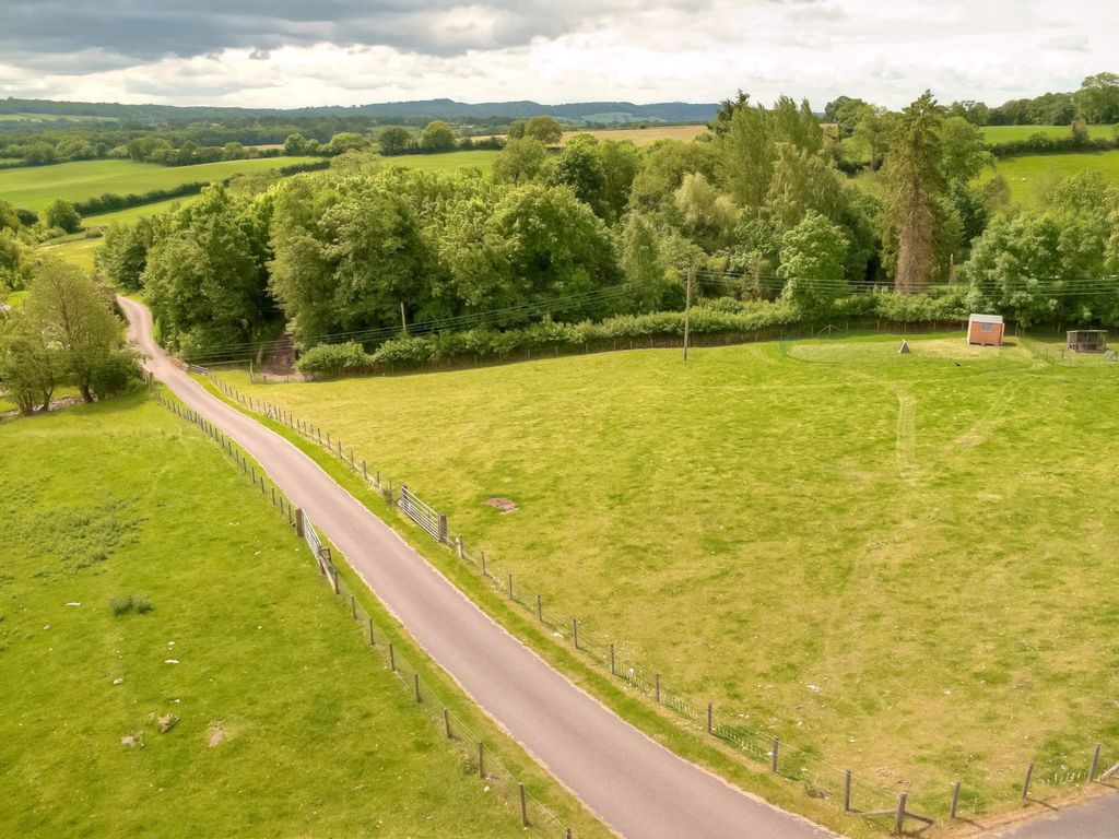 Property photo 3 of 7 Picture No. 05